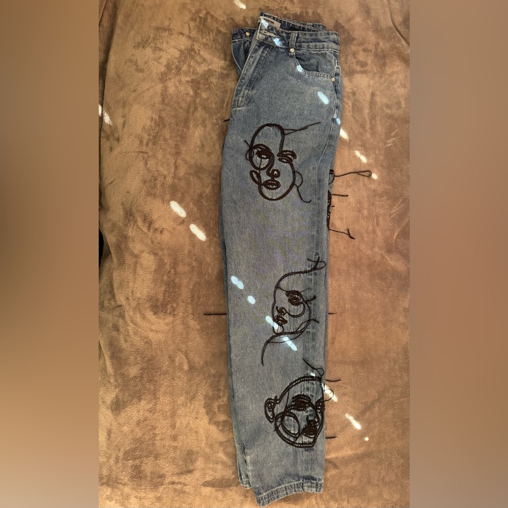 Artistic Face Embroidered Blue Jeans - Picture 4 of 4
